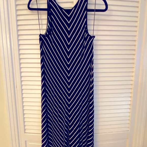 a.n.a  Slinky Black /White Chevron Striped V- Neck Maxi Dress - Picture 2 of 4